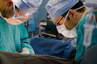 kirurško povečanje penisa